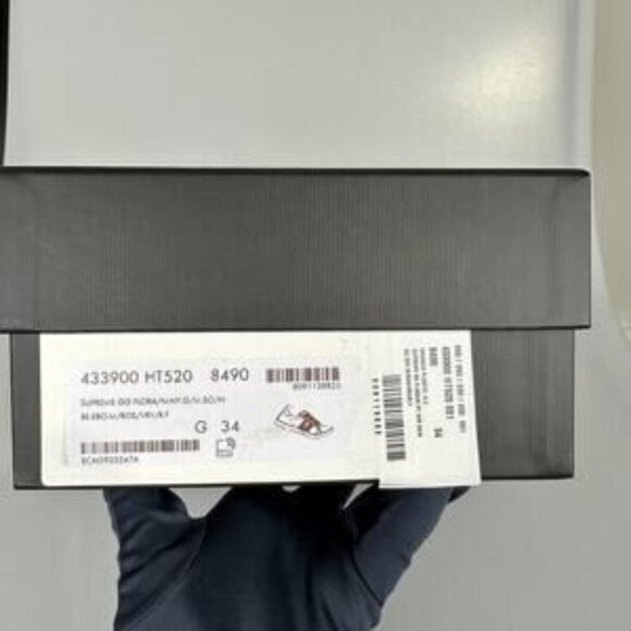 NIB Authentic Gucci flora print low-top sneakers - Picture 4 of 12